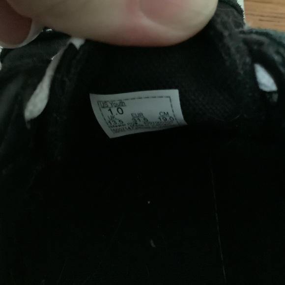 Black and White Vans - Picture 7 of 7